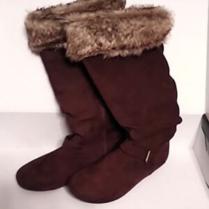 Suede  Brown Boots W Faux Fur
